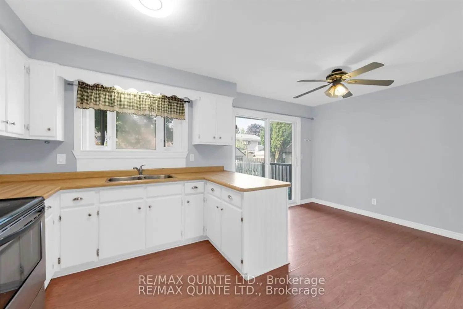 108 Nicholas Street photo 3