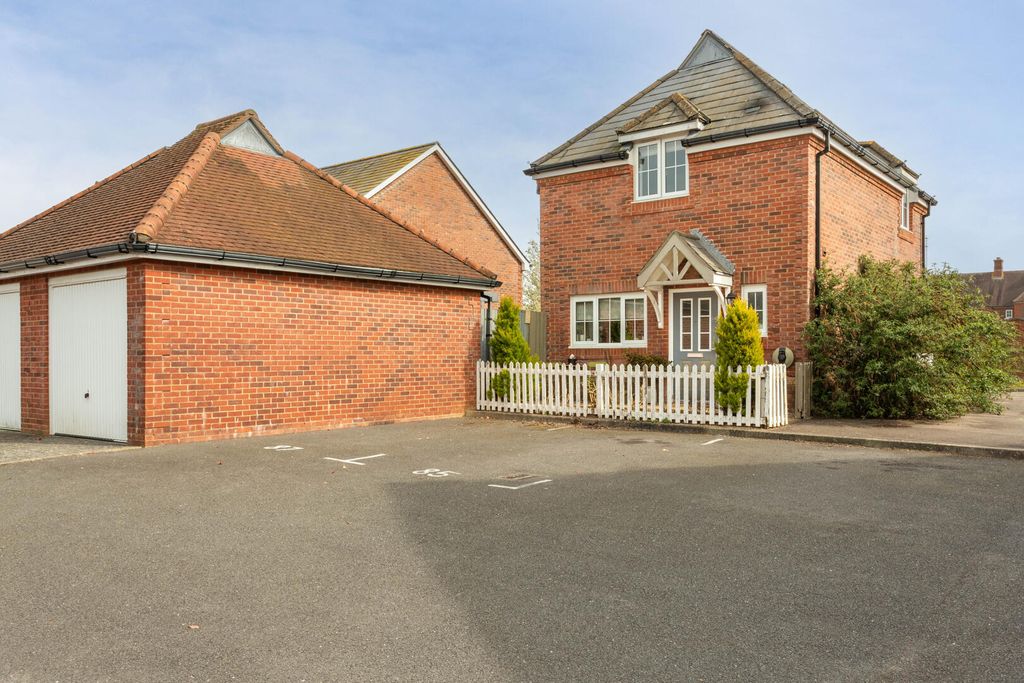 3 bed property for saleMeadow Drive, Henfield BN5