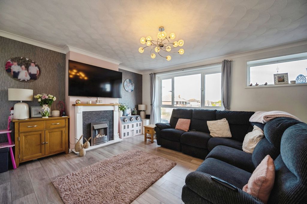 Additional image 6 of 3 bed maisonette for saleRails Lane, Hayling Island, Hampshire PO11