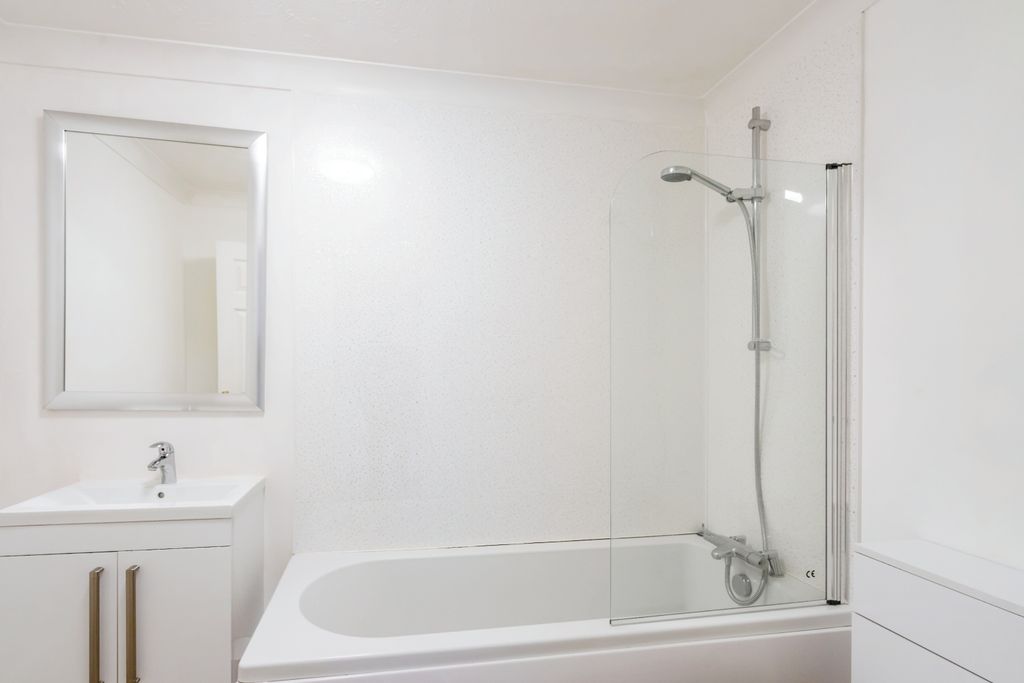 Additional image 12 of 1 bed flat for sale390 Sea Front, Hayling Island PO11