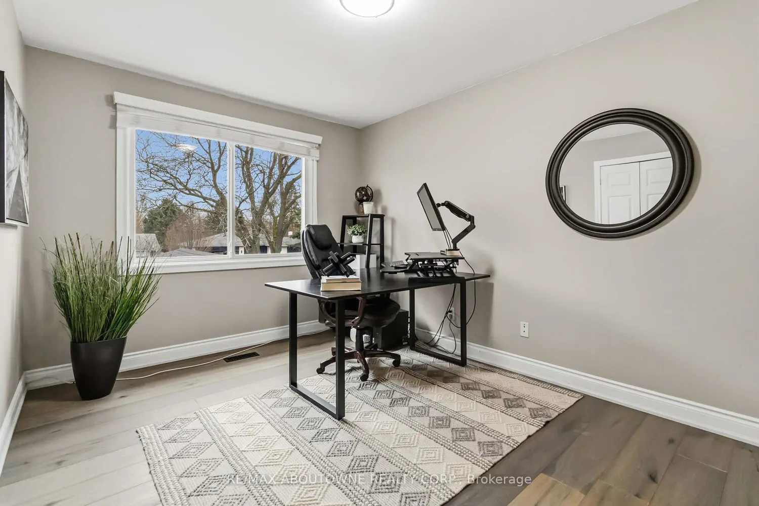 Additional image 10 of 2485 Woburn Crescent