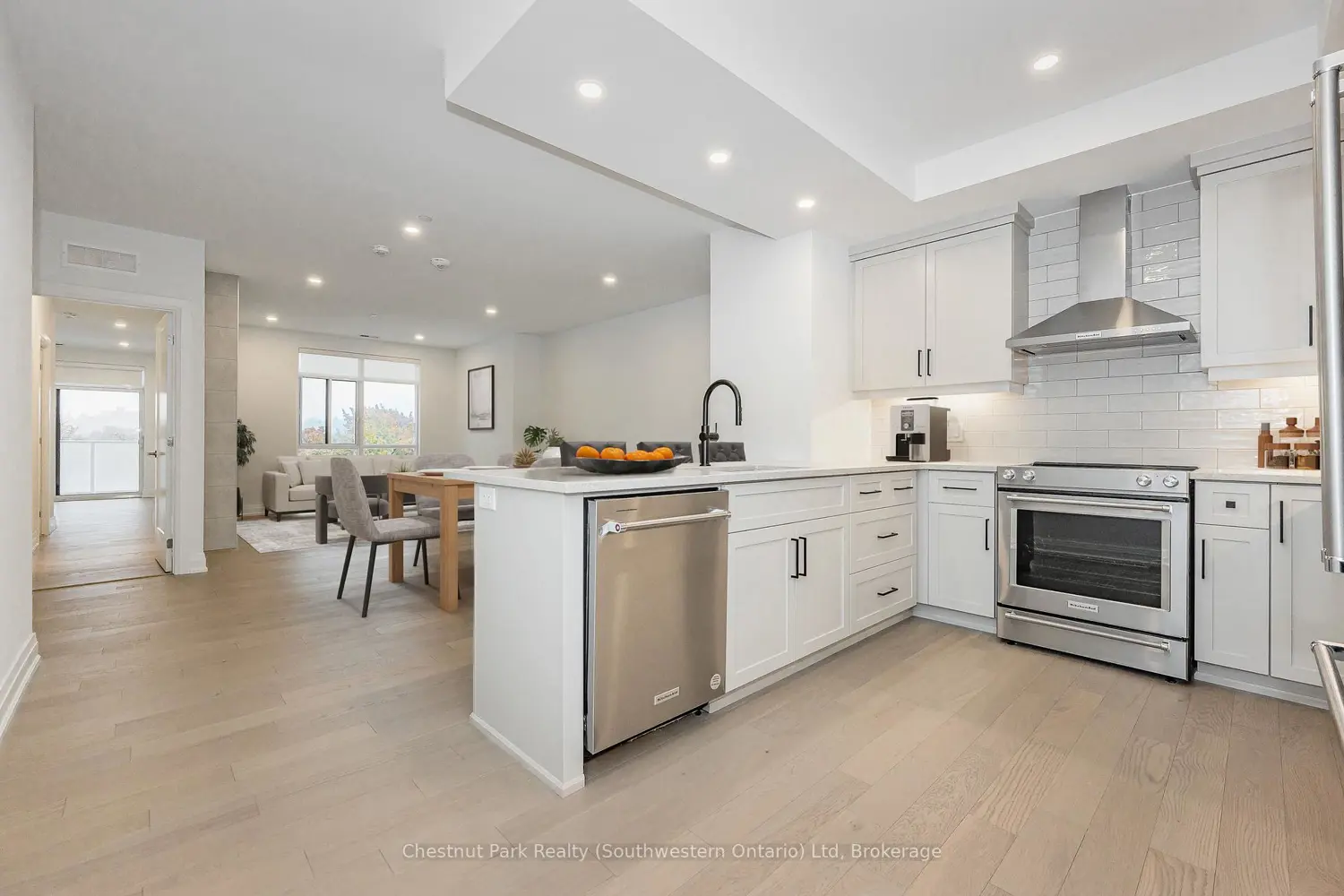 71 Wyndham Street 502