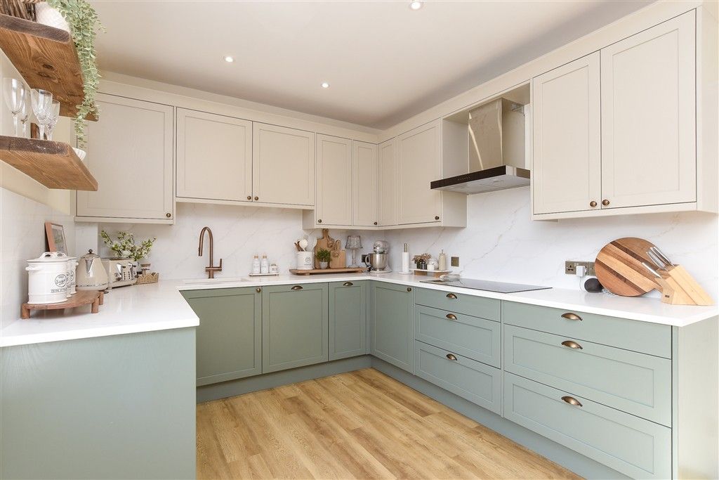 3 bed flat for saleMassetts Road, Horley, Surrey RH6