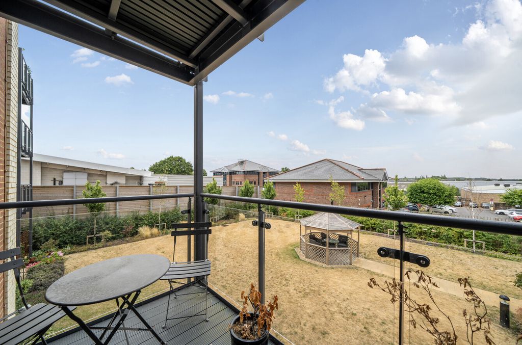 Additional image 5 of 1 bed flat for saleStation Road, Hook, Hampshire RG27