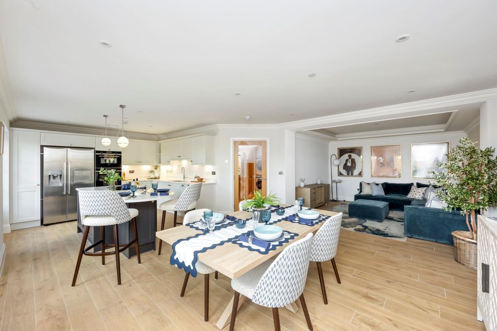 Additional image 2 of 2 bed flat for saleHaslemere Heights, Hill Road, Haslemere, Surrey GU27