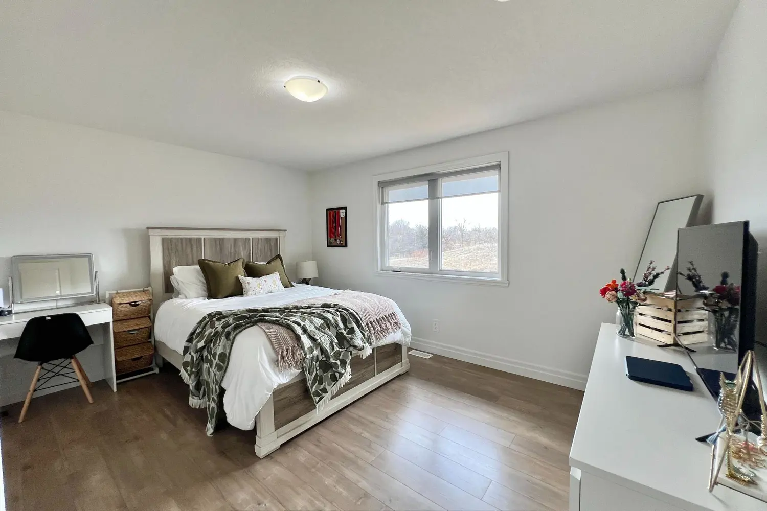 55 Lanark Drive photo 5