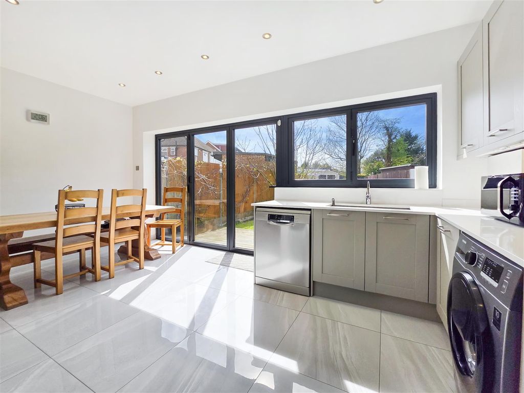 Additional image 2 of 4 bed semi-detached house for saleGledwood Gardens, Hayes UB4