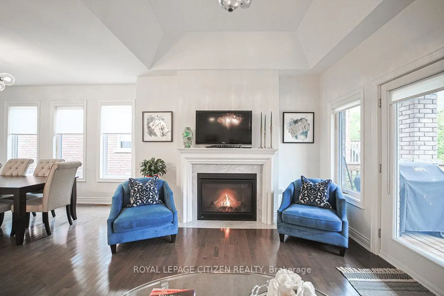 19 Westmount Drive photo 2