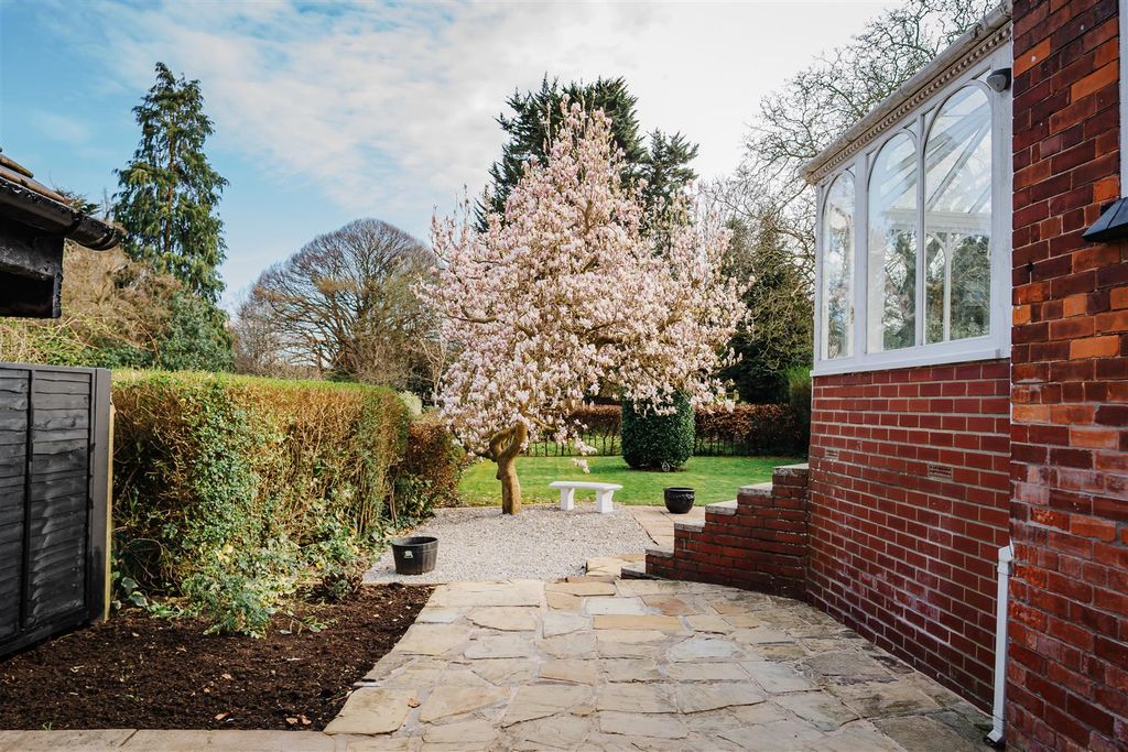 Additional image 58 of 6 bed semi-detached house for saleFerriby Road, Hessle HU13