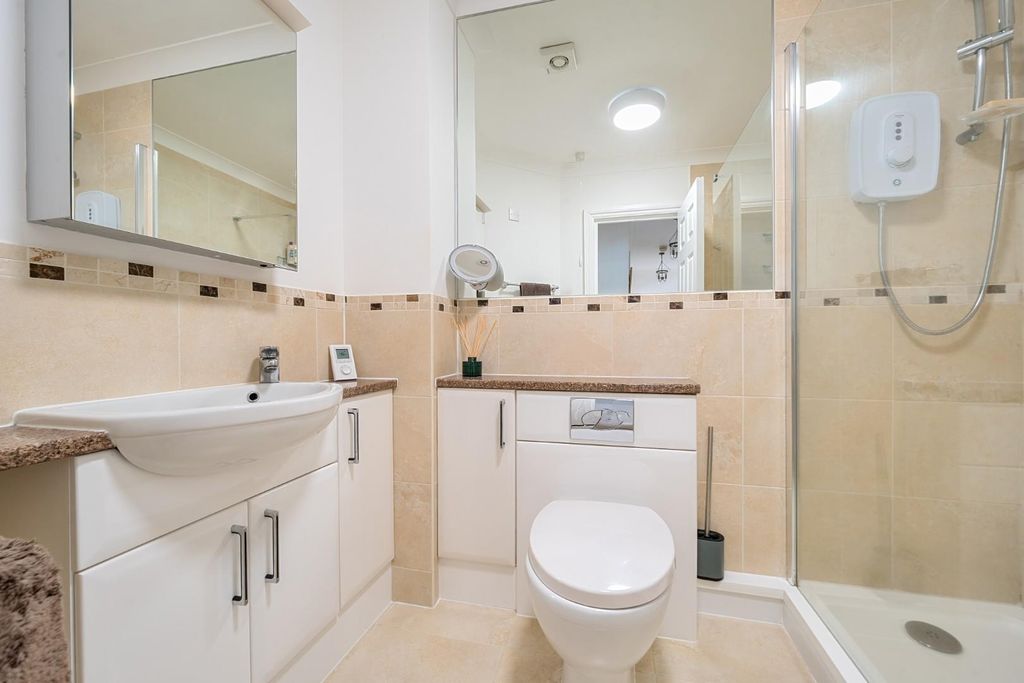 Additional image 5 of 2 bed flat for saleSinah Lane, Hayling Island PO11