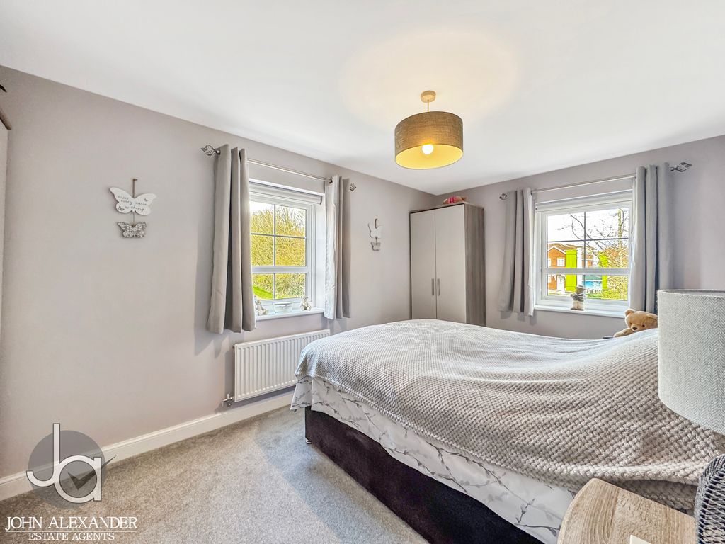 Additional image 18 of 4 bed detached house for salePrimrose Avenue, Dovercourt CO12