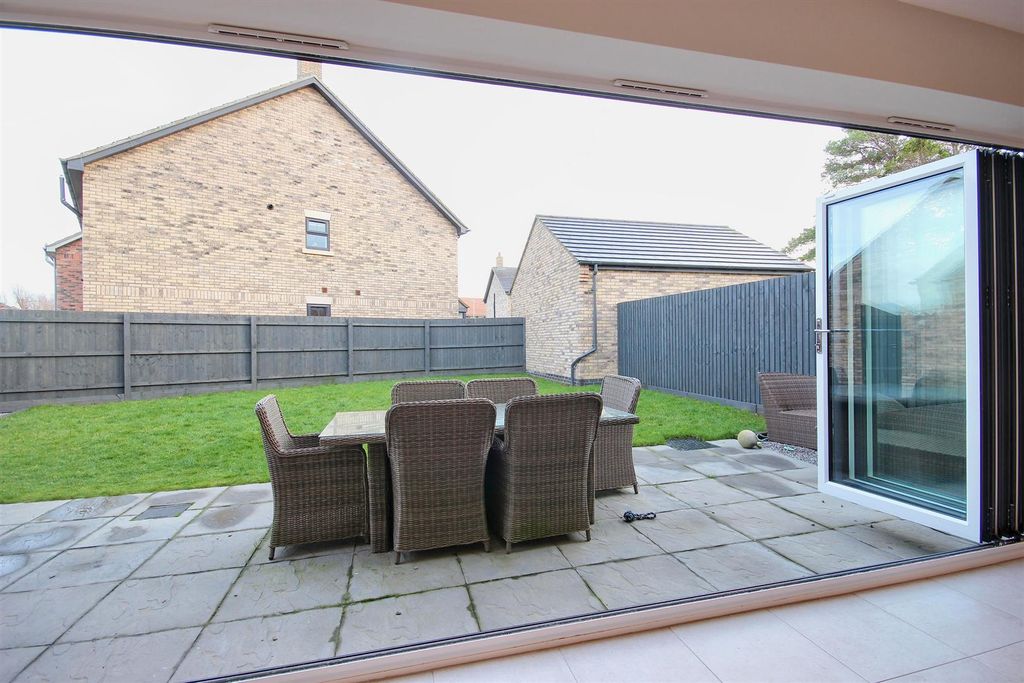 Additional image 20 of 5 bed detached house for saleEyre Grove, Hornsea HU18