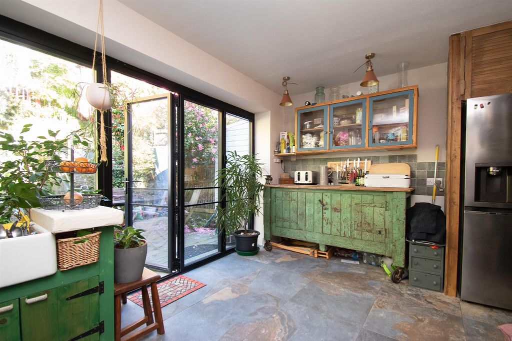 5 bed terraced house for saleSt. Helens Road, Hastings TN34