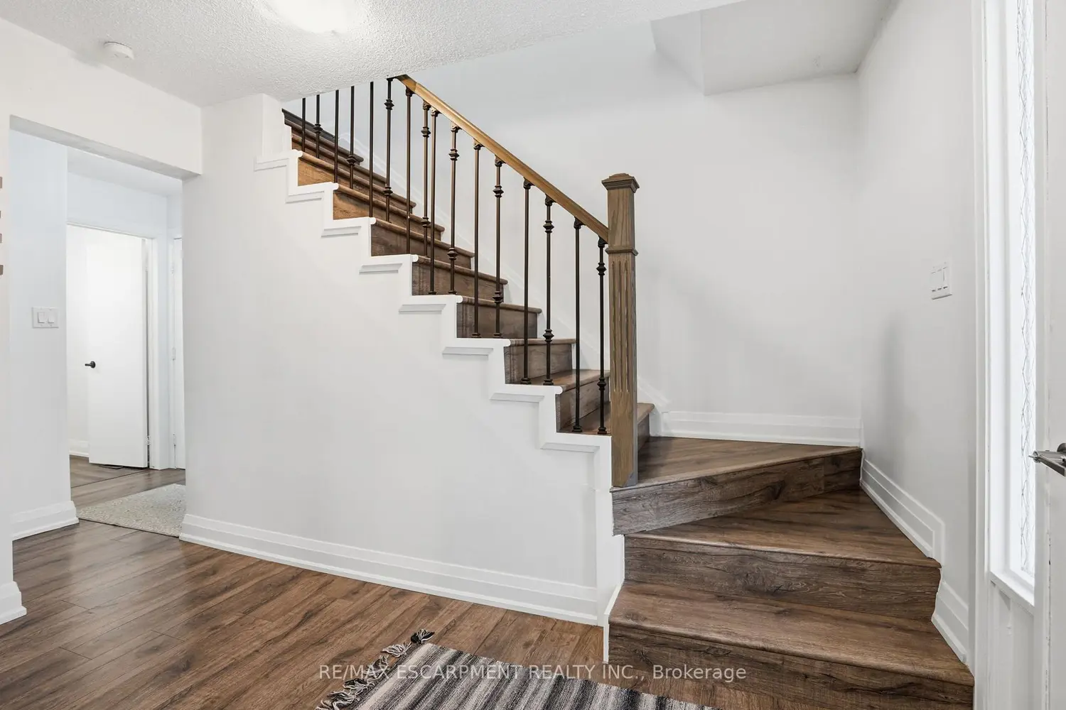 102 Dundee Drive photo 5