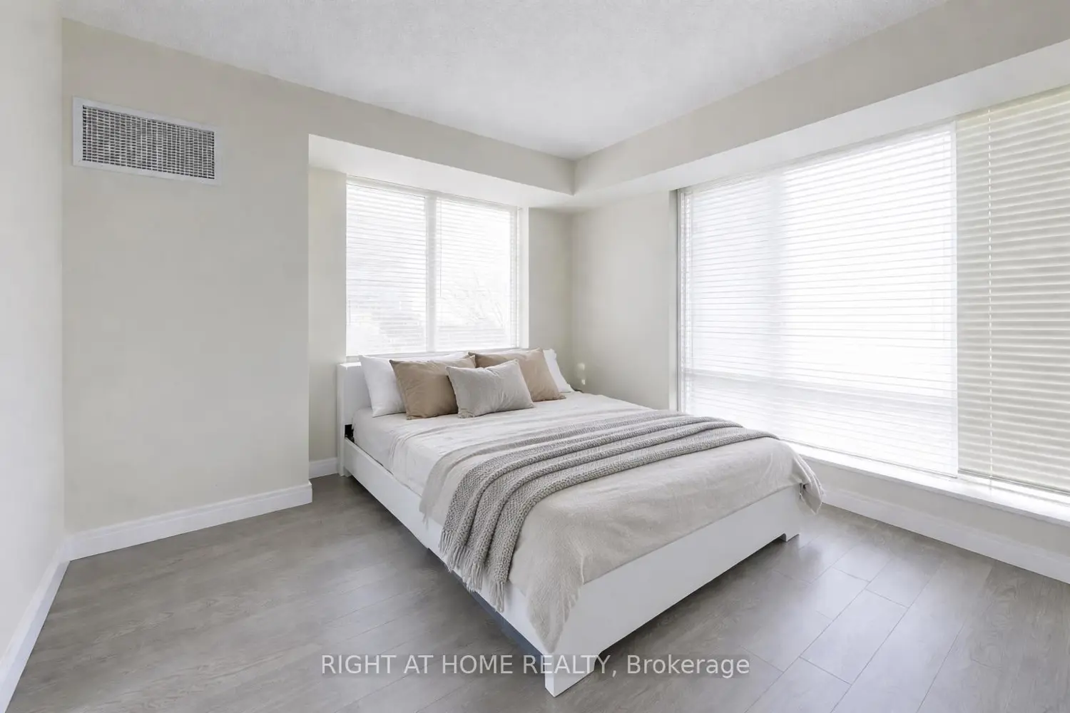 25 Singer Court Th07 photo 4