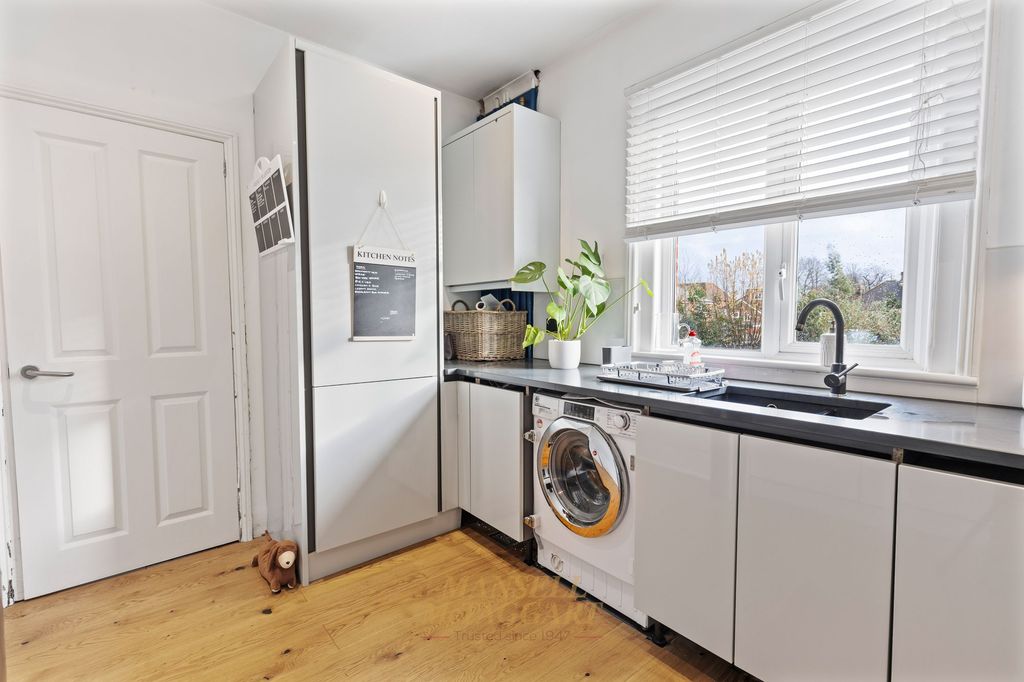 Additional image 4 of 2 bed maisonette for saleBrighton Road, Horley RH6