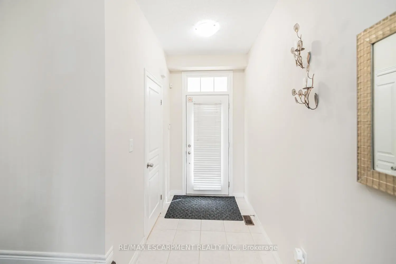370 Stonehenge Drive 13 photo 2