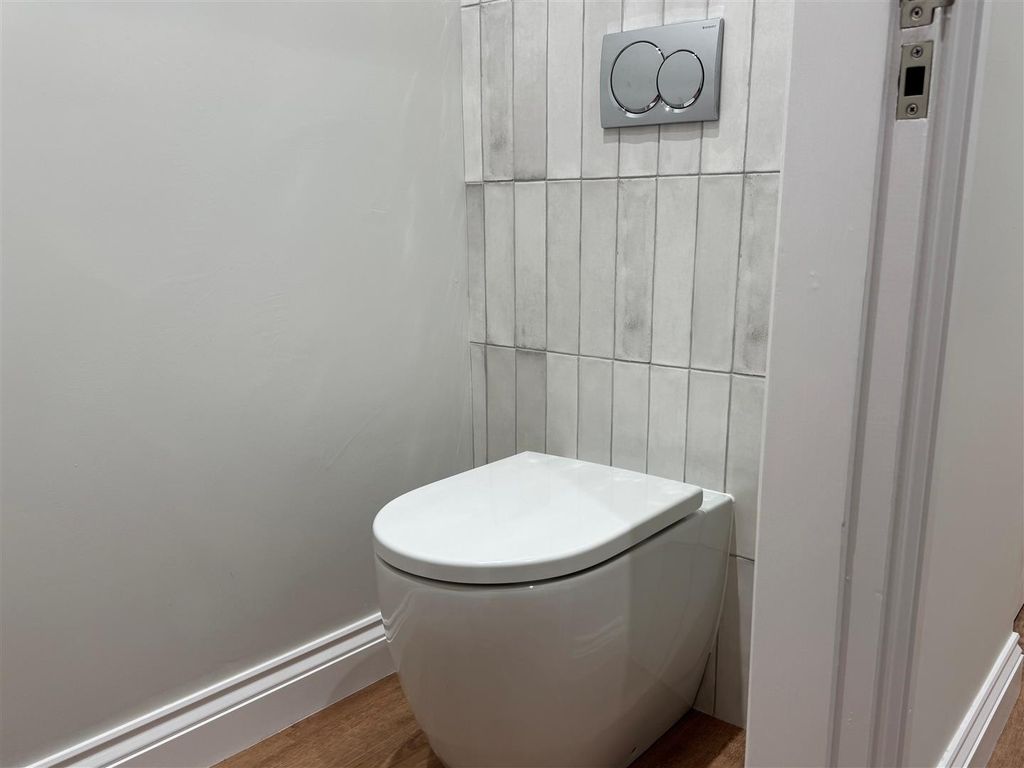 Additional image 13 of 4 bed town house for saleCliff Road, Hessle HU13