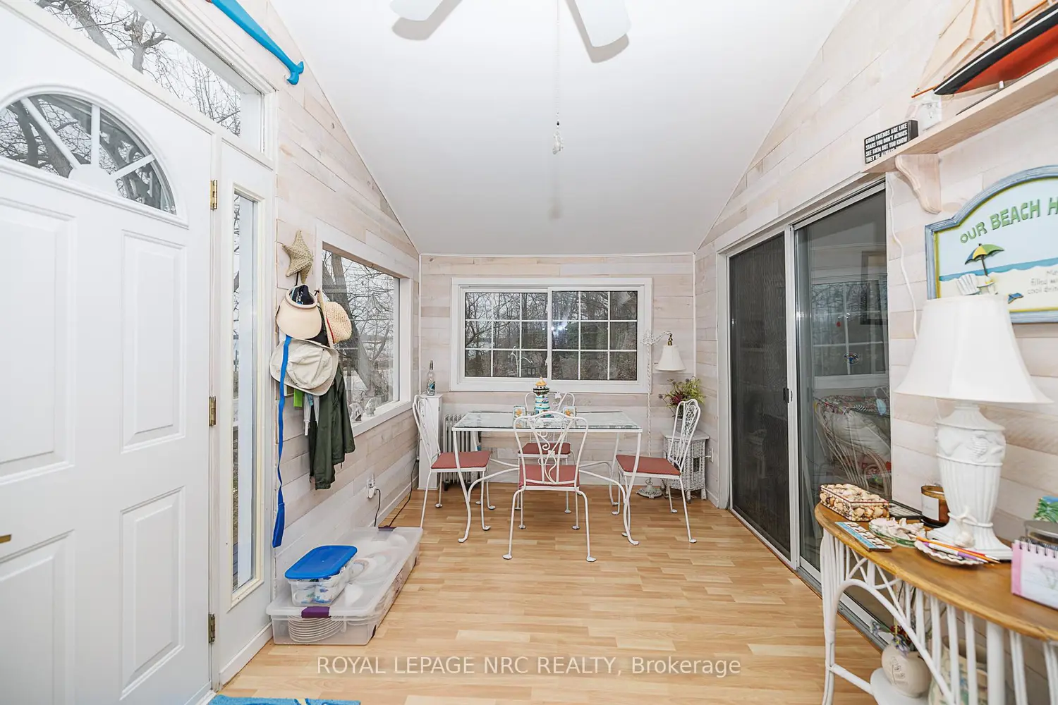 3840 Terrace Lane photo 2