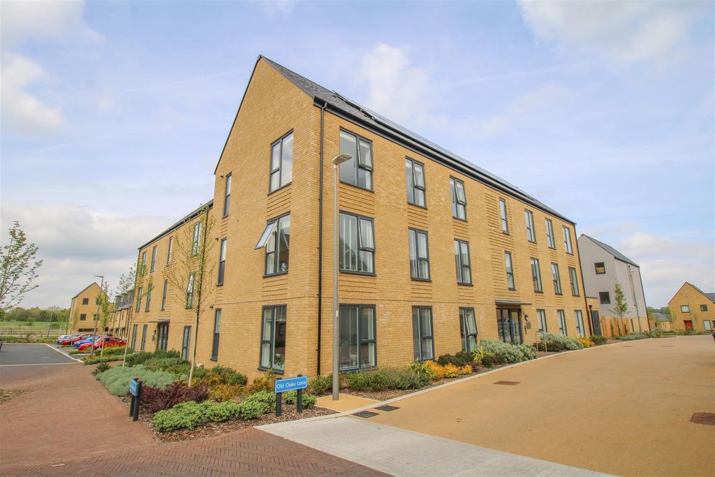 2 bed flat for saleDealings Road, Newhall, Harlow CM17
