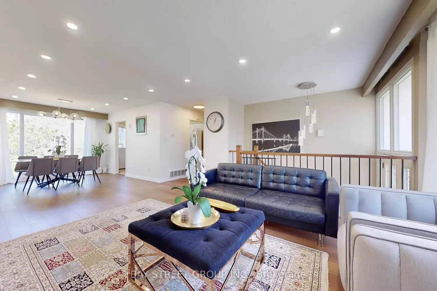 6119 Wabukayne Court photo 4