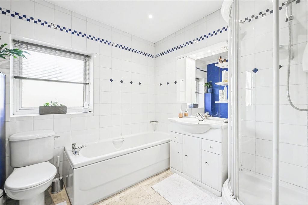 Additional image 10 of 5 bed detached house for saleThe Uplands, Harpenden AL5