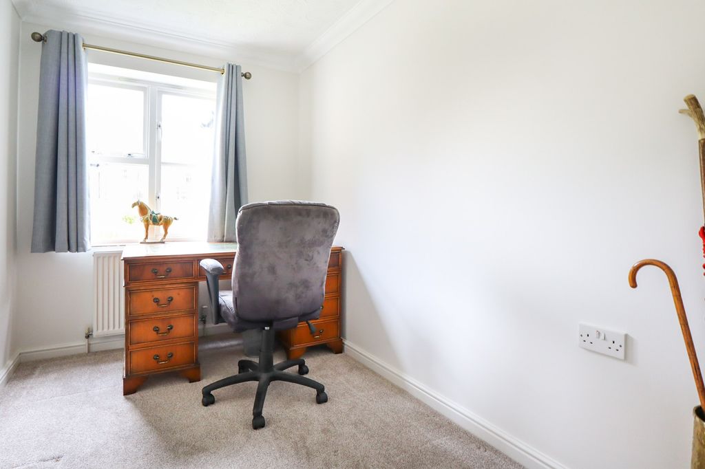 Additional image 4 of 2 bed flat for saleSun Lane, Harpenden AL5