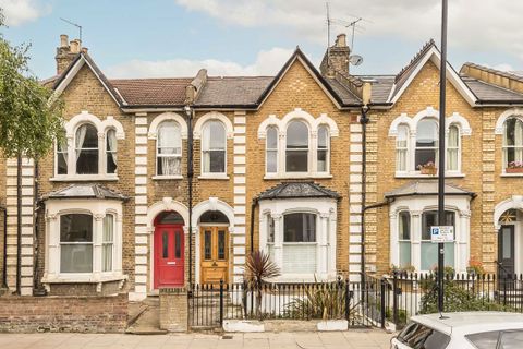 Powerscroft Road, Clapton E5