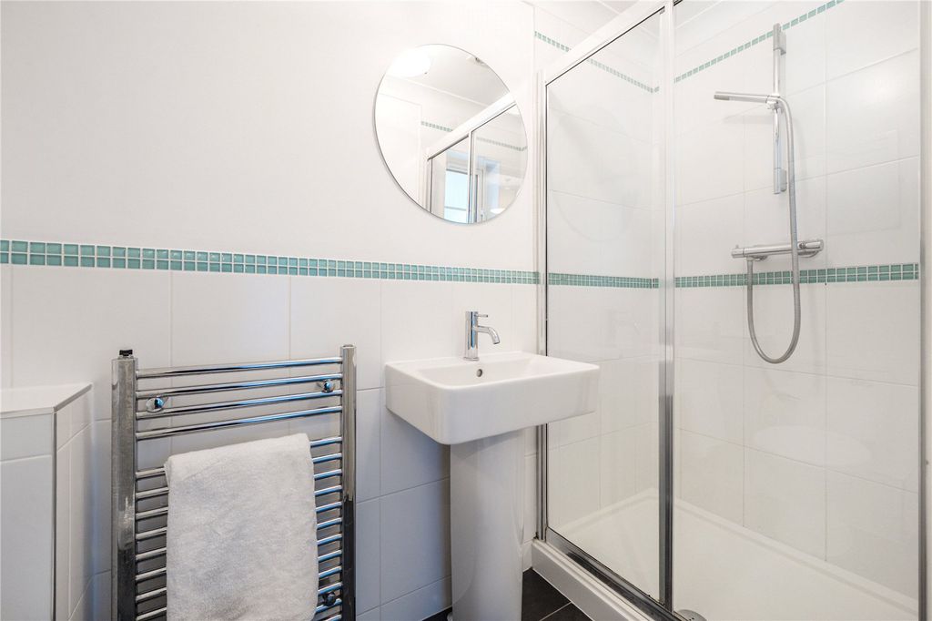 Additional image 24 of 5 bed semi-detached house for saleKingsbridge End, Hook, Hampshire RG27