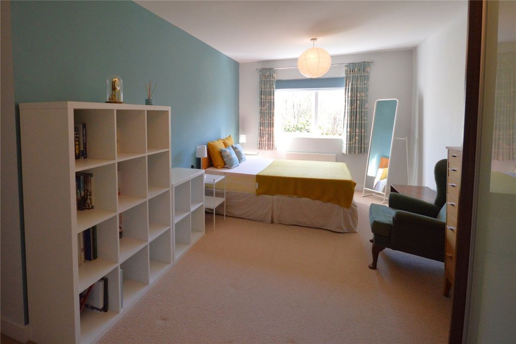 Additional image 5 of 2 bed flat for saleWispers Lane, Haslemere, Surrey GU27