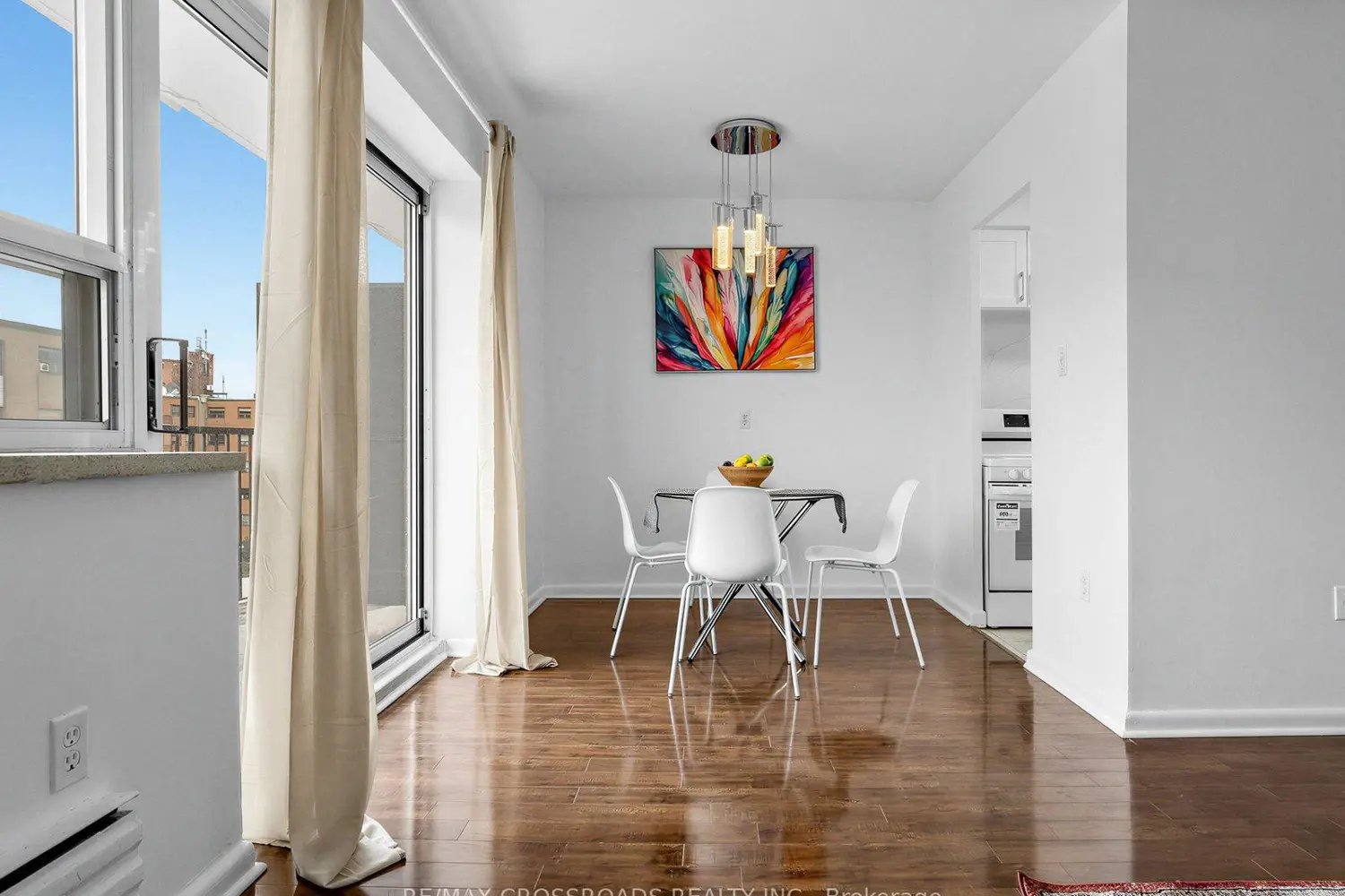 8 Kingsbridge Court 407 photo 5