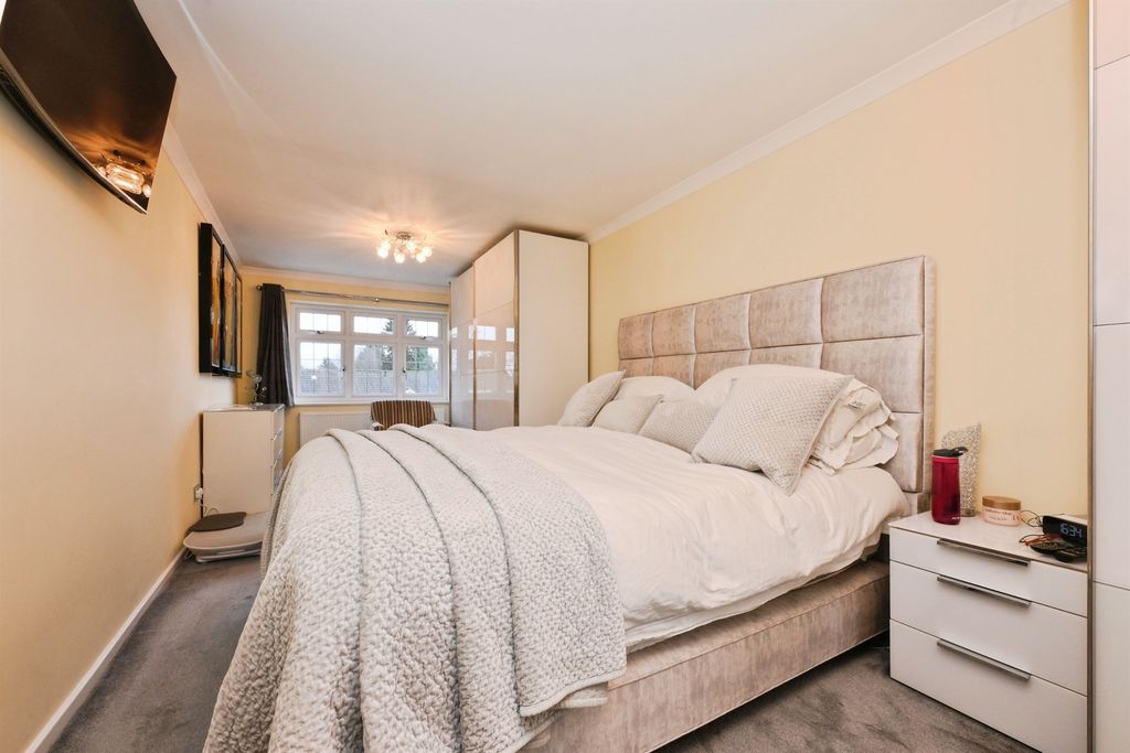 Additional image 14 of 5 bed detached house for saleRoselands Avenue, Hoddesdon EN11