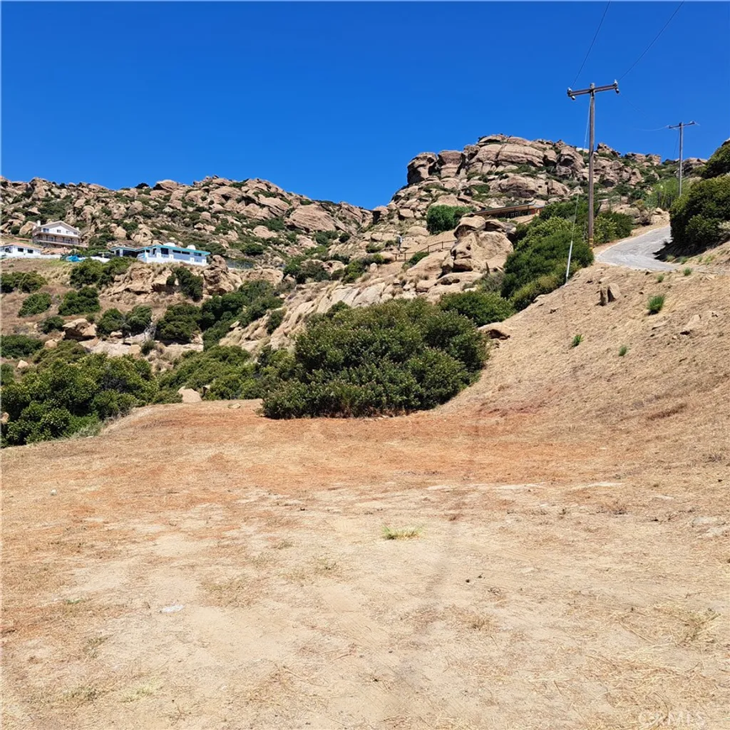 Thompson, Chatsworth, CA 91311 photo 2