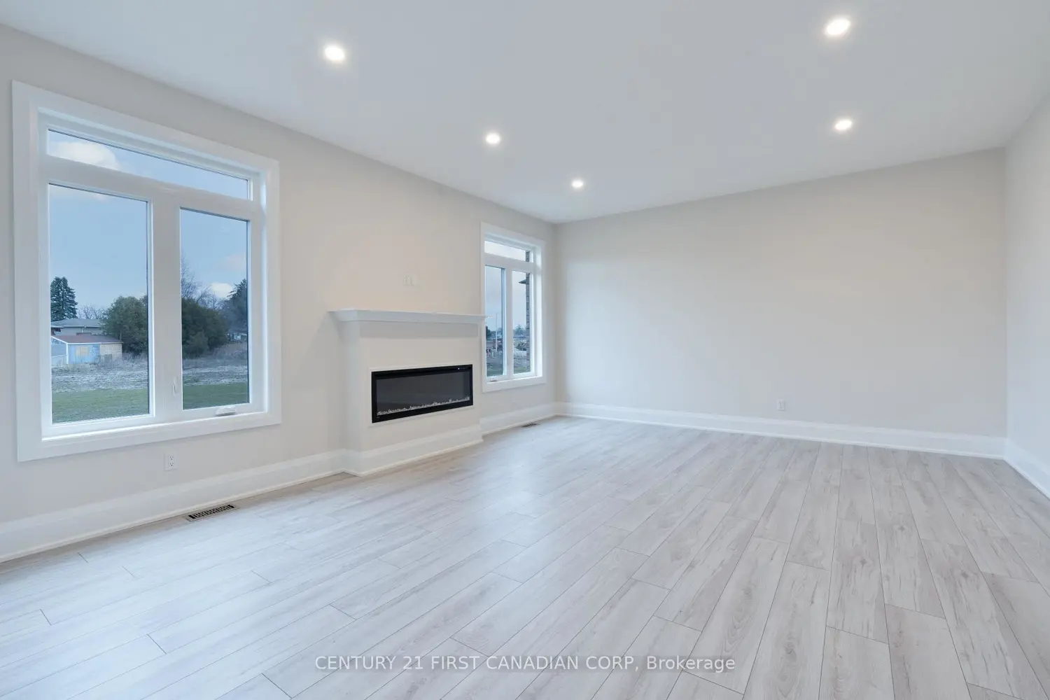 241 Leitch Street photo 4