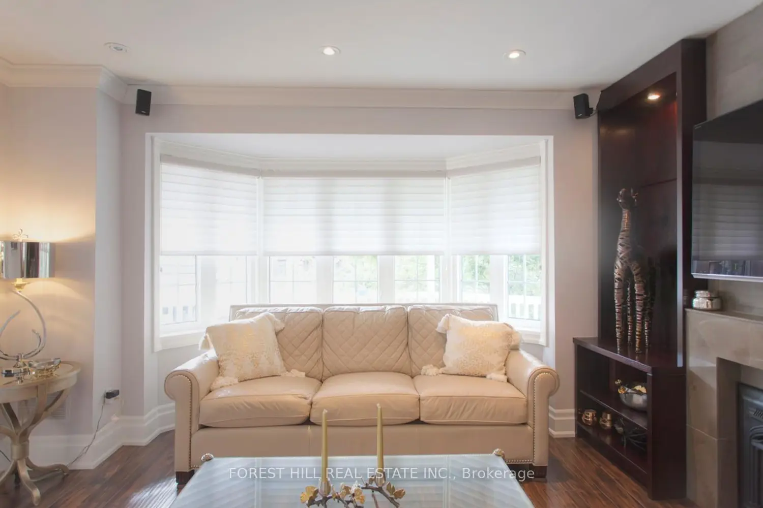 136 Hollywood Avenue photo 2