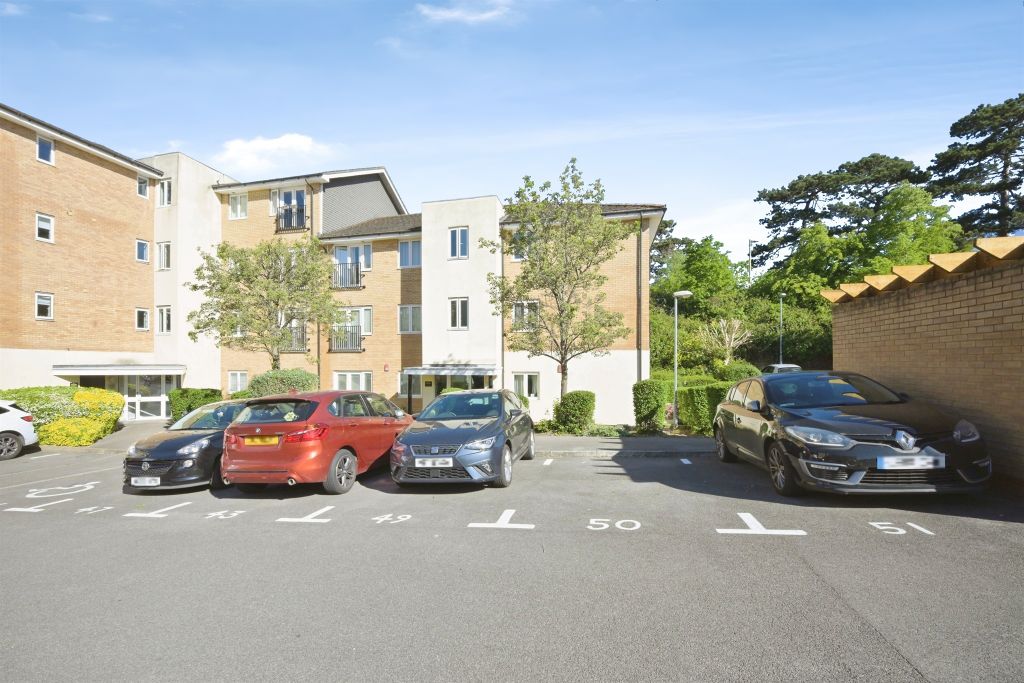 2 bed flat for saleWaterfall Close, Hoddesdon EN11