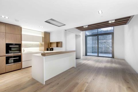 6 Pearson Square, London W1T