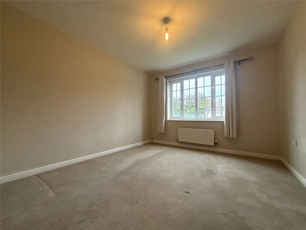 Additional image 3 of 2 bed flat for saleLondon Road, Hook, Hampshire RG27