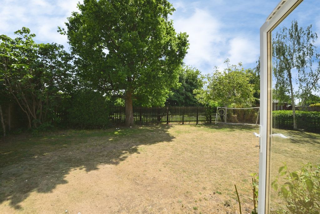 Additional image 15 of 2 bed flat for saleSalisbury Road, Hoddesdon EN11