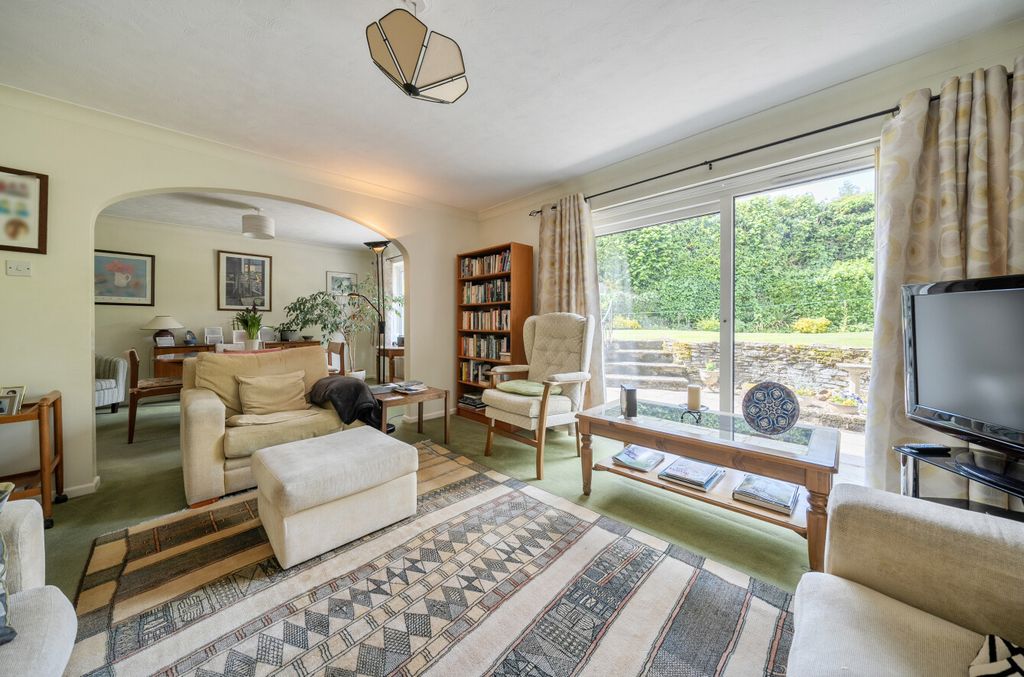 Additional image 2 of 4 bed detached house for saleThe Spinney, Hook, Hampshire RG27