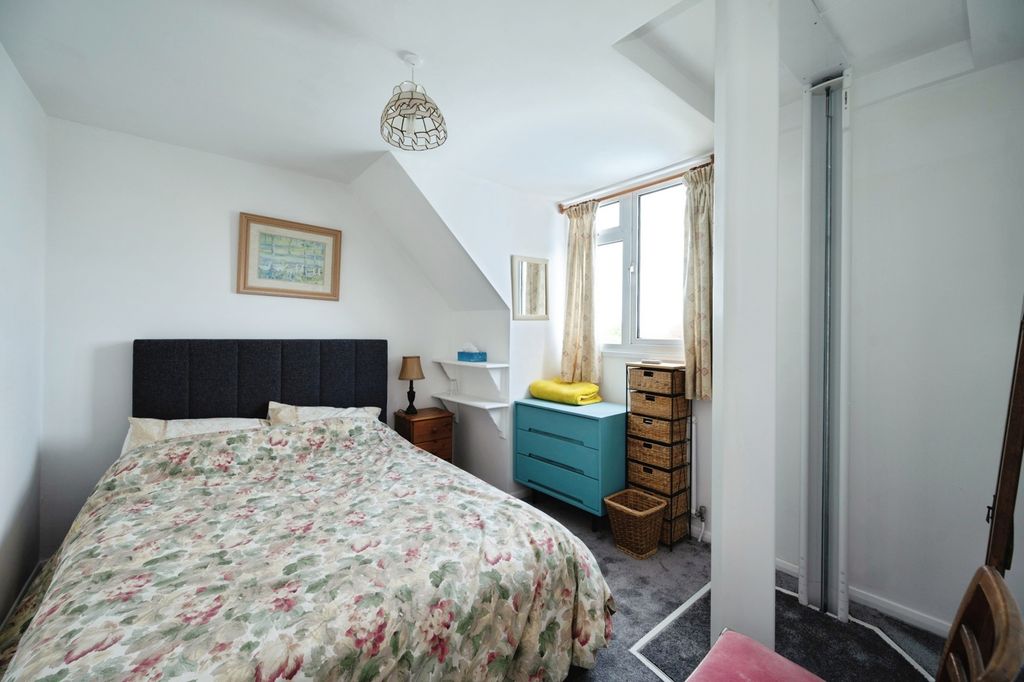 Additional image 15 of 4 bed detached house for saleWittering Road, Hayling Island, Hampshire PO11