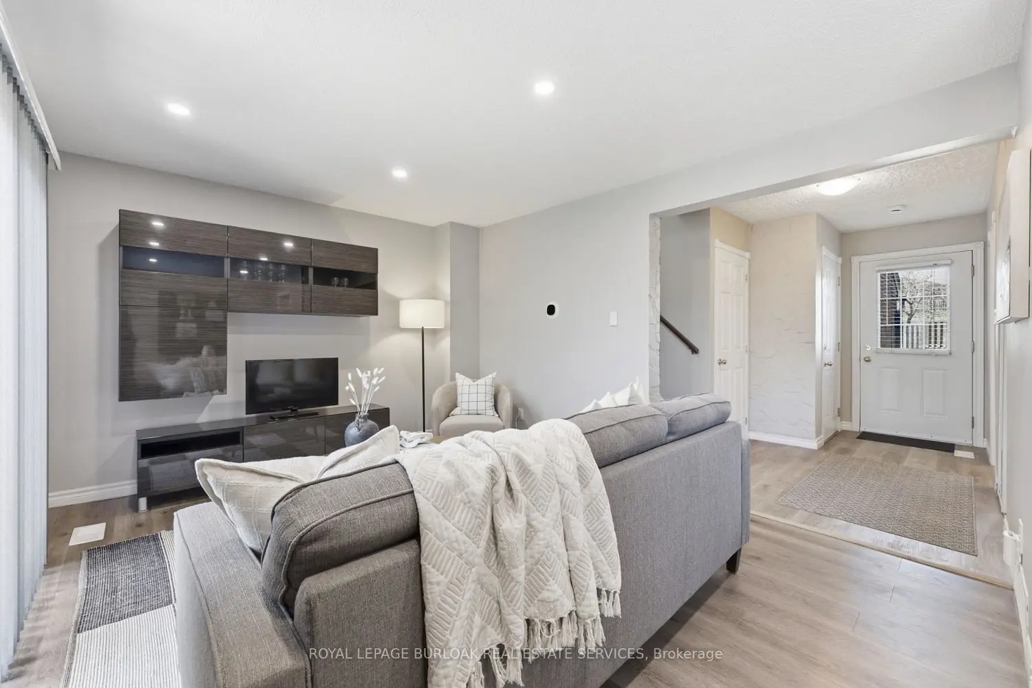 11 Queenslea Drive 154