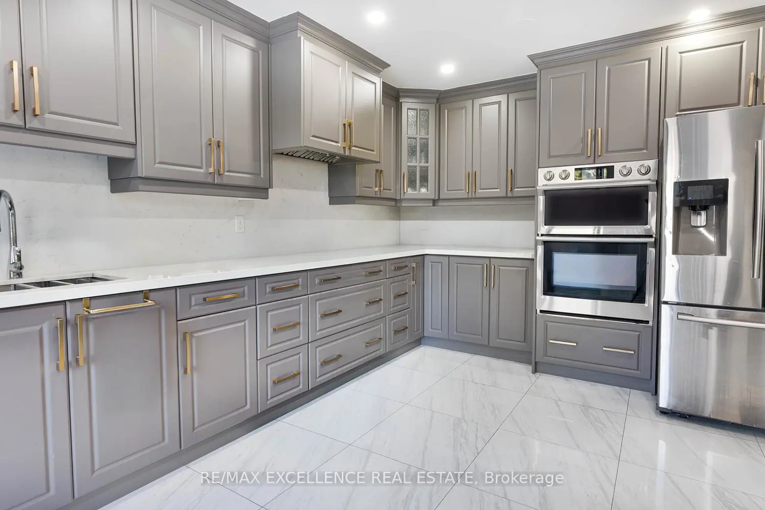 280 Hansen Road photo 2