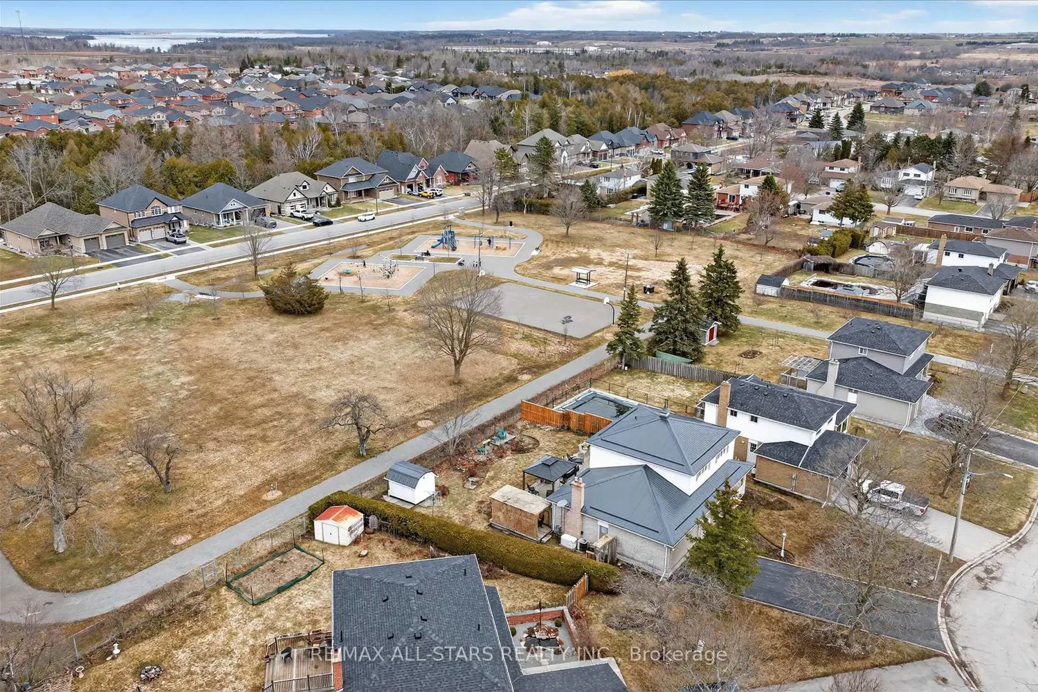 Additional image 20 of 26 Applewood Crescent