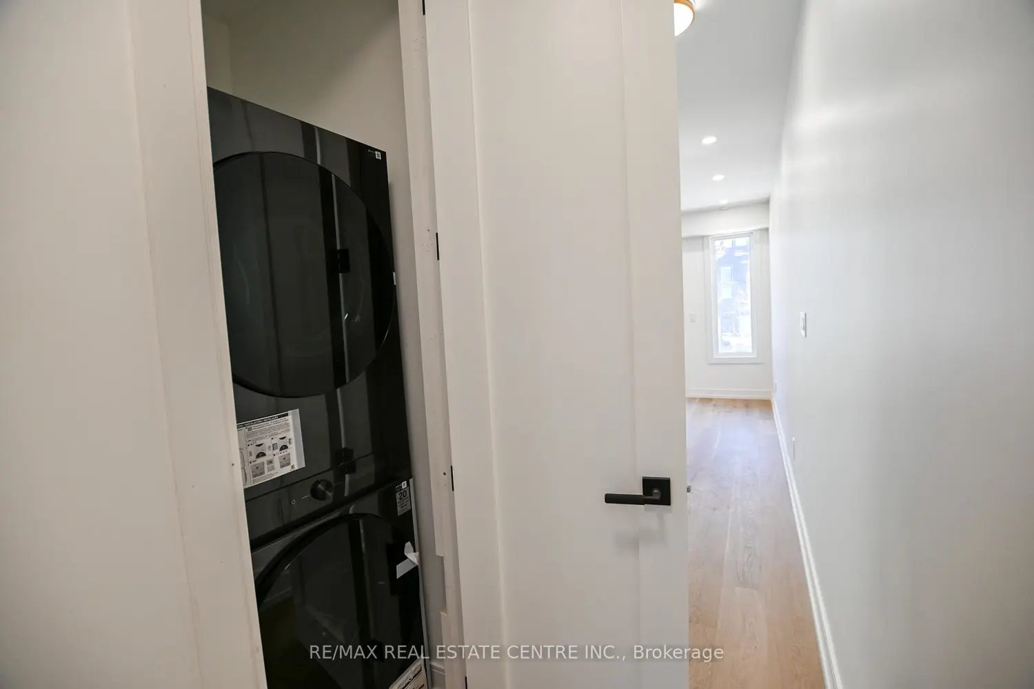 57 Jones Avenue photo 4