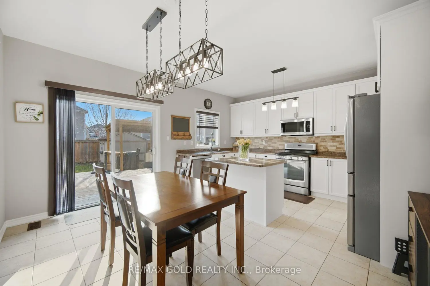 330 Wallace Street photo 4