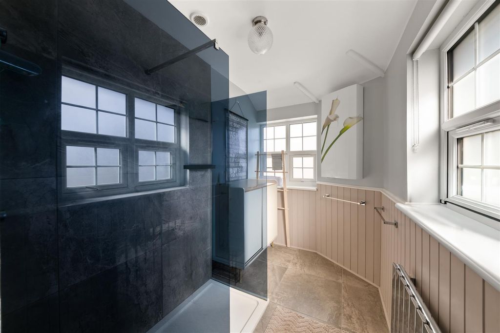 Additional image 13 of 5 bed semi-detached house for saleBotwell Lane, Hayes UB3