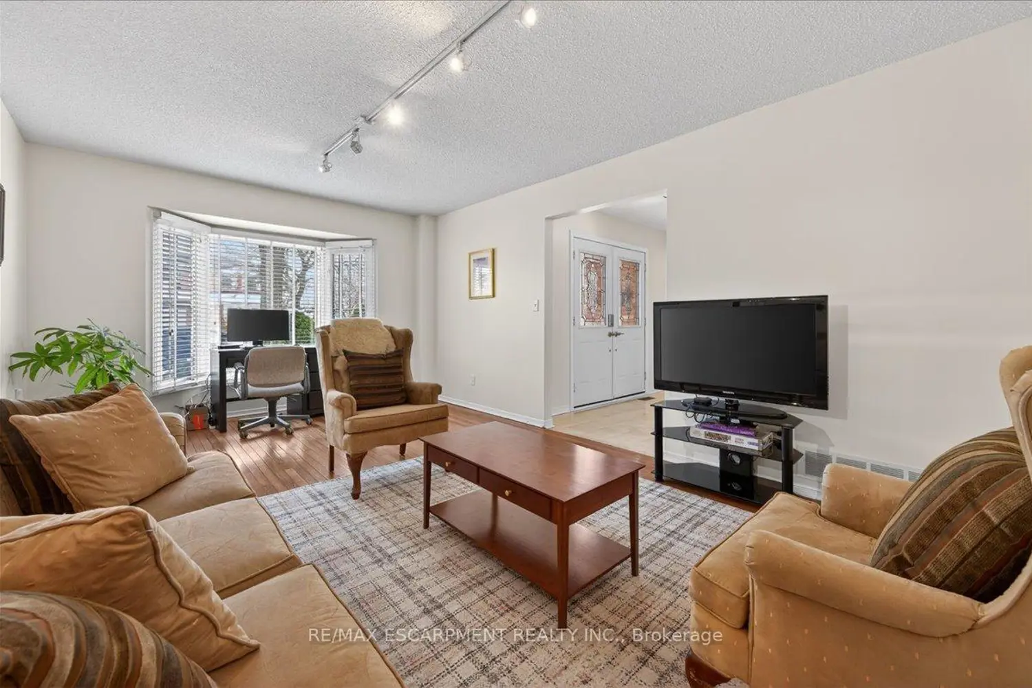 54 Goldcrest Drive photo 5