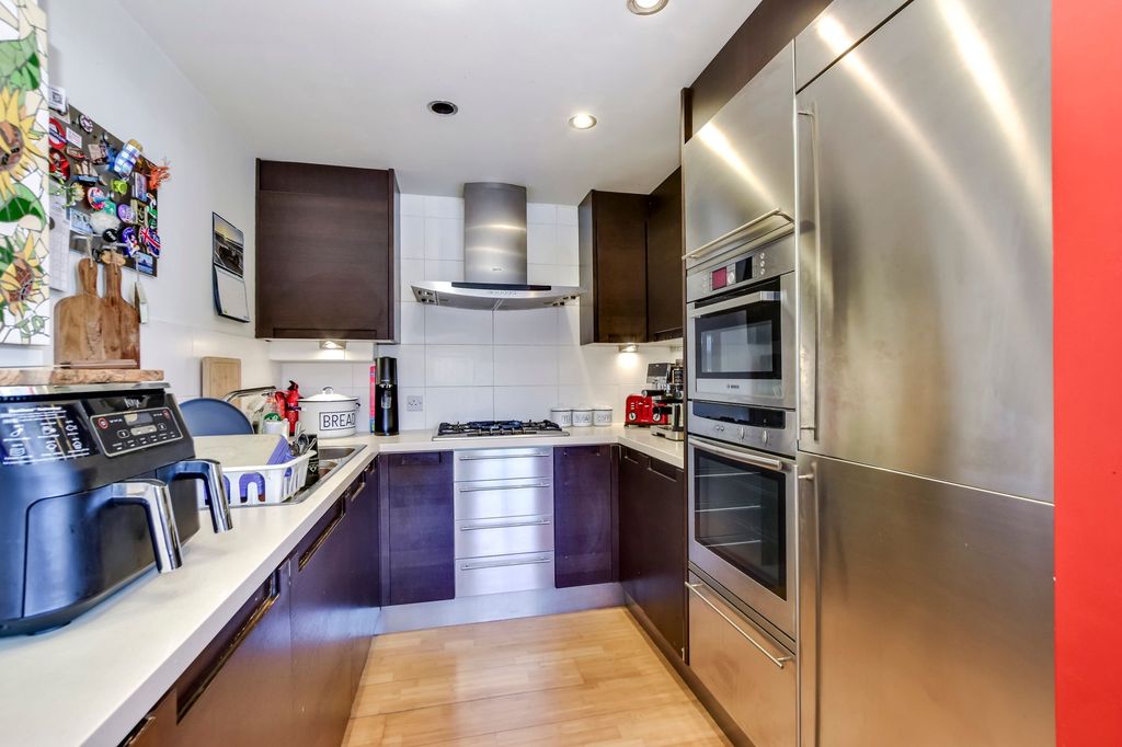Additional image 13 of 3 bed flat for saleEvans Wharf, Hemel Hempstead HP3