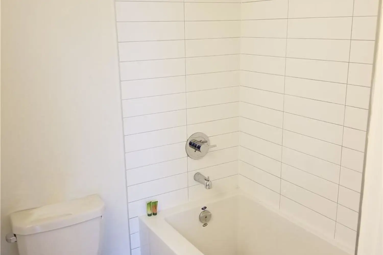 Additional image 14 of 460 Adelaide Street 820